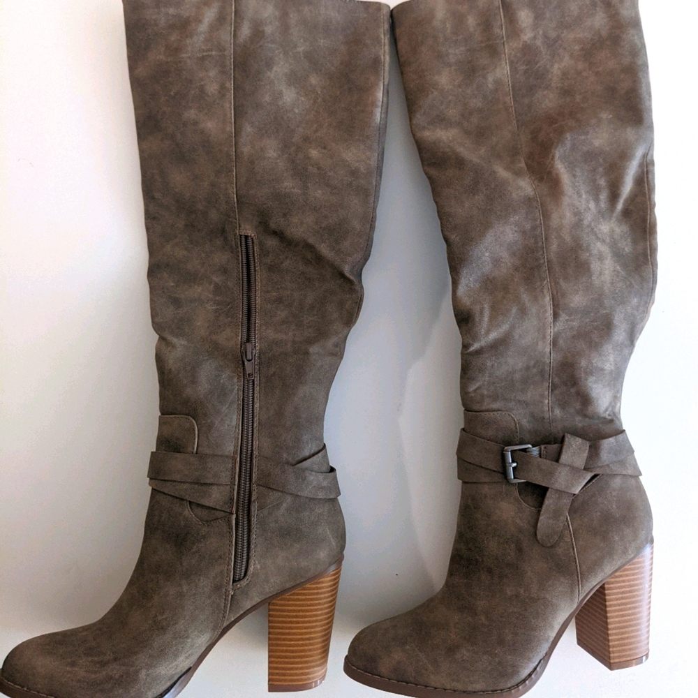 Tan heeled boots